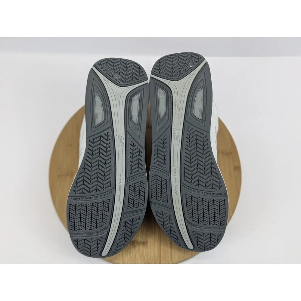 New Balance - Picture 12 of 13